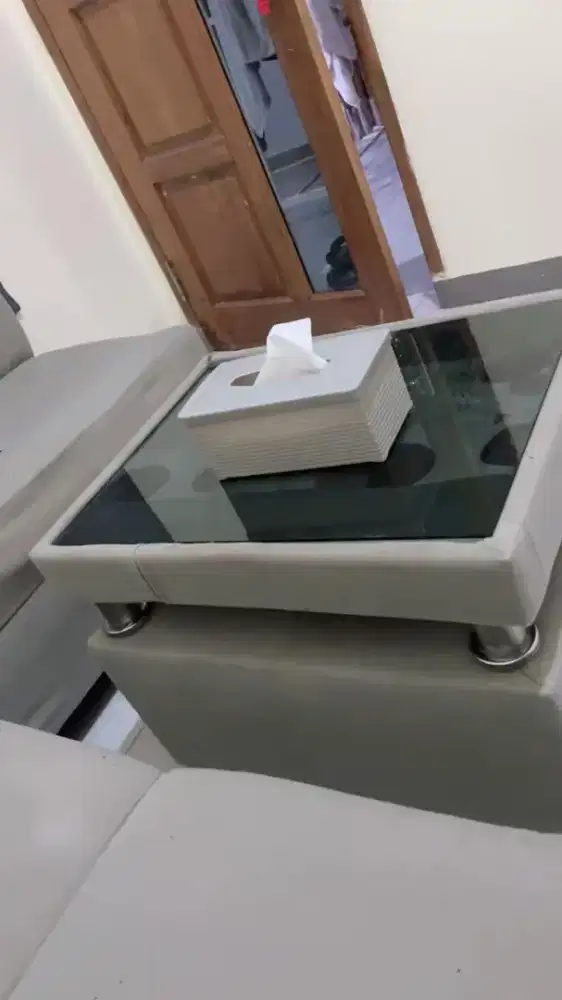 Di jual karena mau beli sofa yang lebih besar