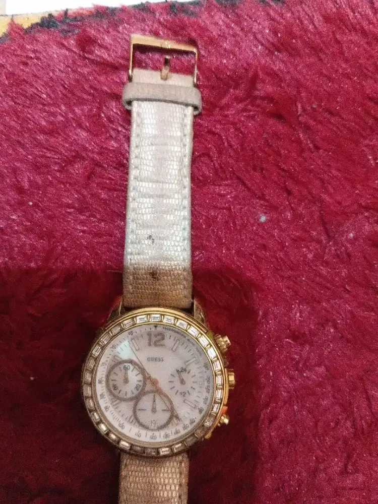 Dijual jam guess ori