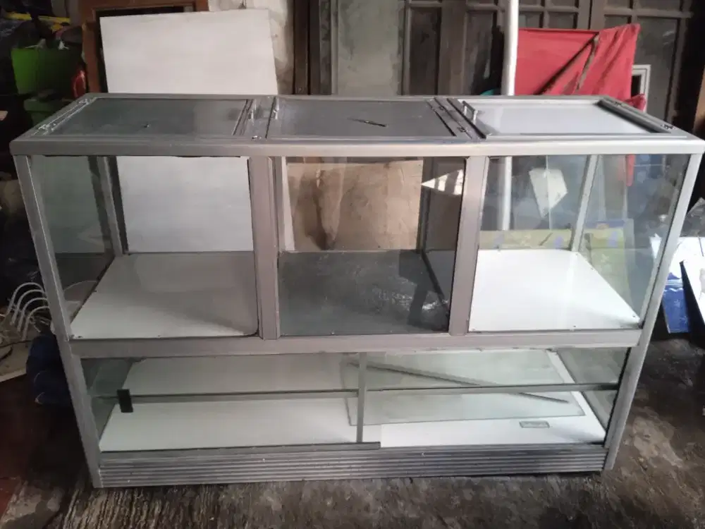 Etalase beras ukuran 1.5 .meter