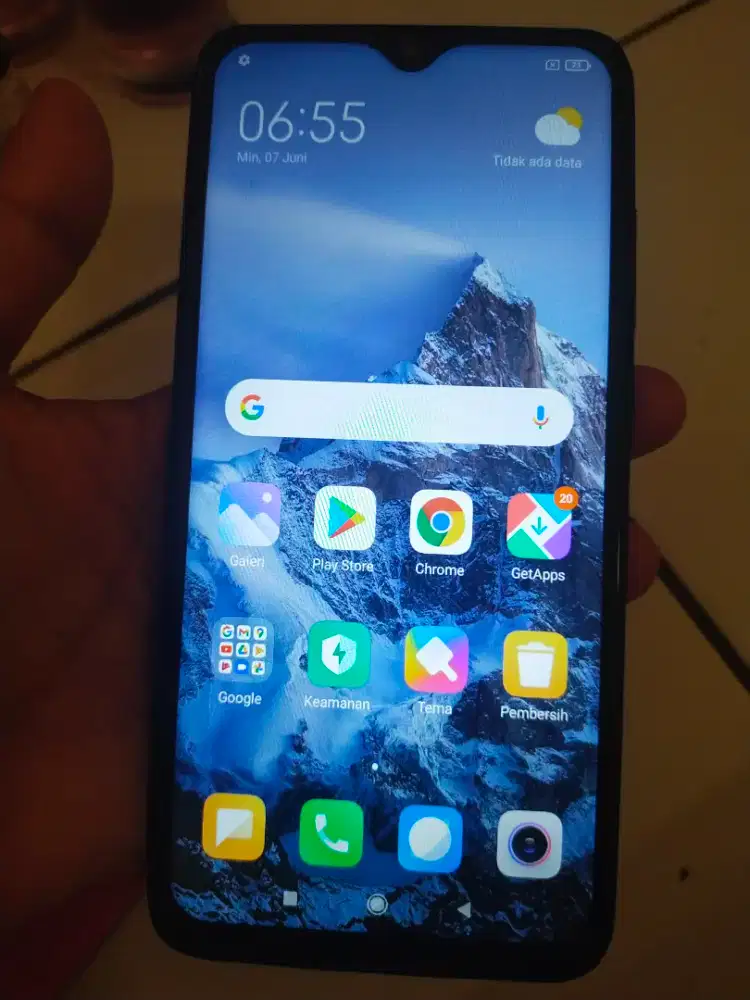 Redmi 8a  2/32 minus pemakaian aja HP kabel data ga ORI