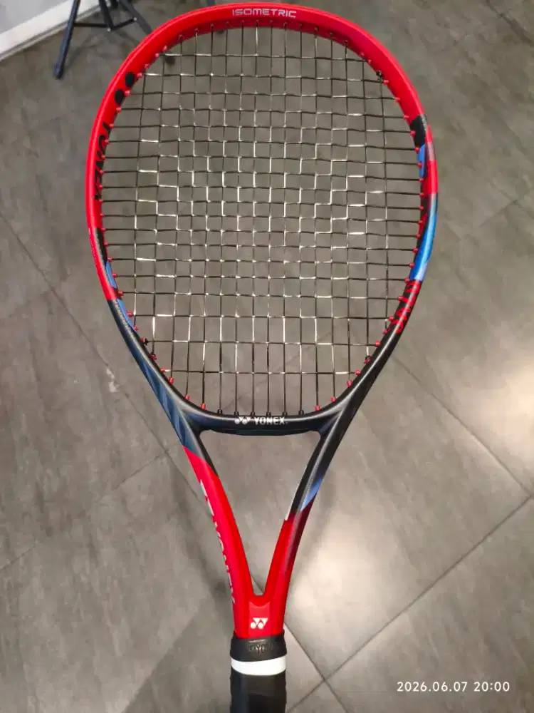 Raket Tennis Yonex Vcore 98 Mulus