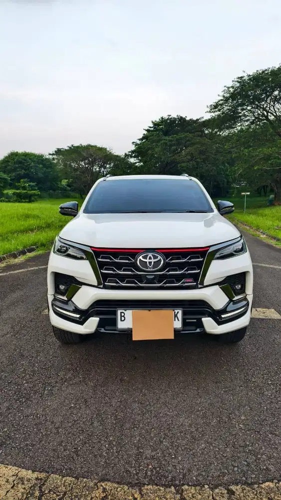 TOYOTA FORTUNER TRD A/T DIESEL 2.4 ISTIMEWA !! PAJAK PANJANG 1 THN