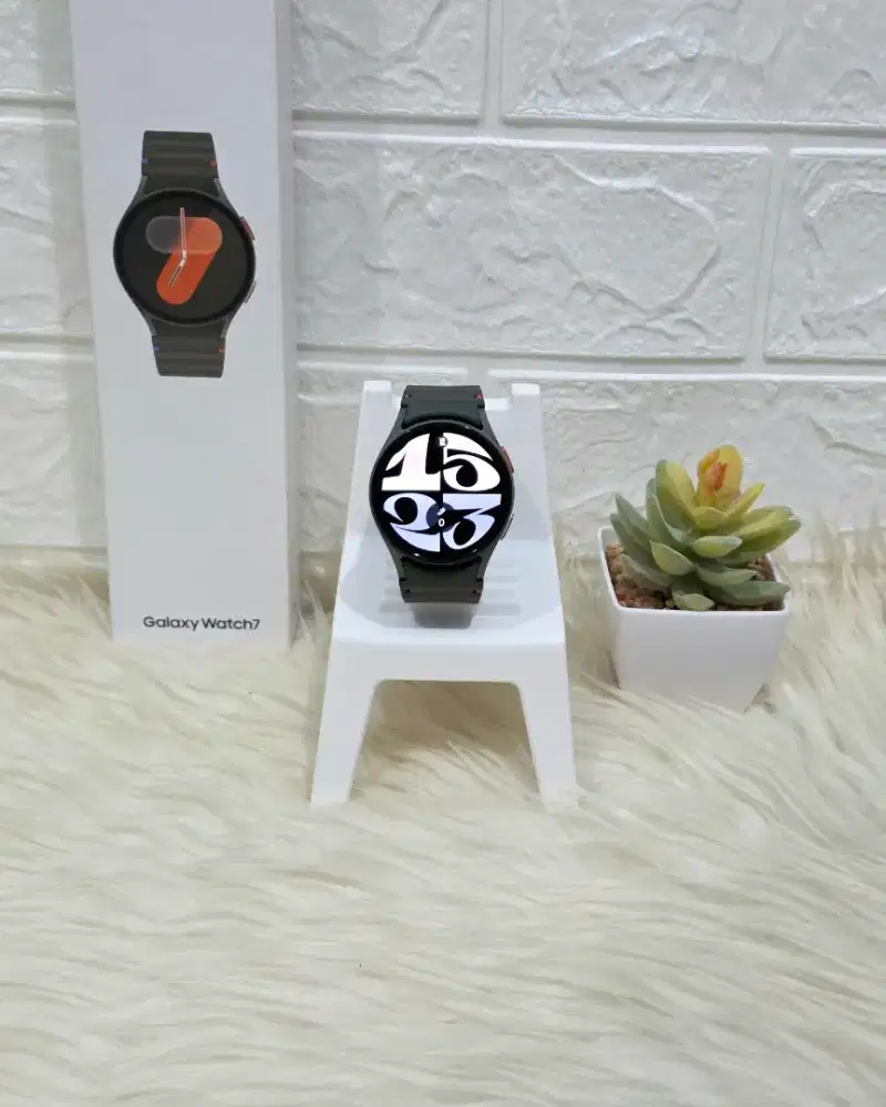 Samsung W7 40mm Hijau Mulus Bergaransi