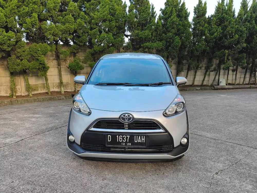 Toyota Sienta V matic 2017 silver
