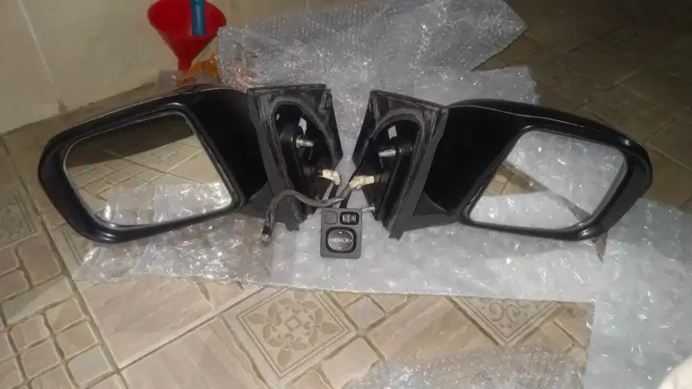 Spion bawaan New Avanza tahun 2012 lengkap tombol miror