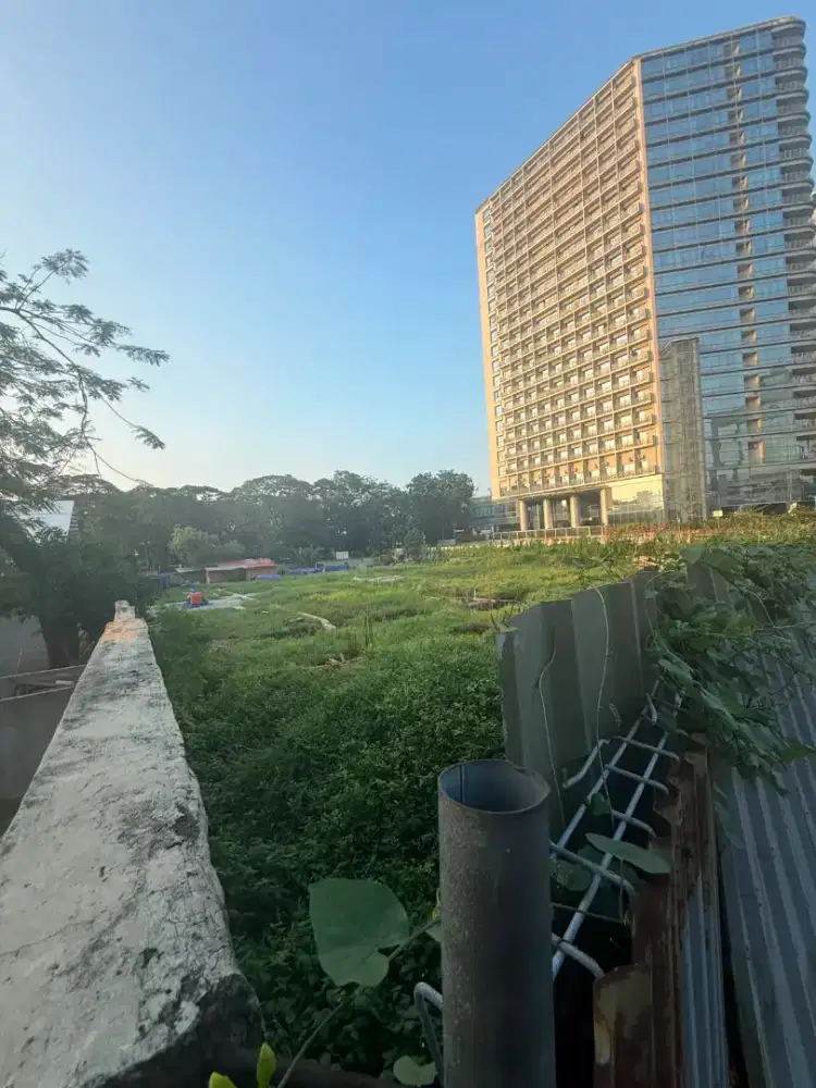 Tanah komersil di Jl. Gatot Subroto Jakarta Selatan6
