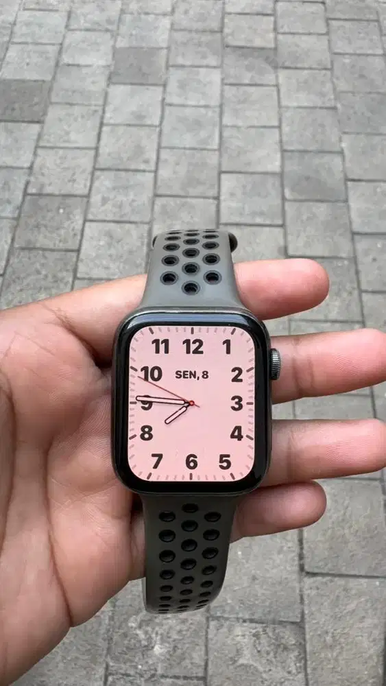 I WATCH SE NIKE 44 mm