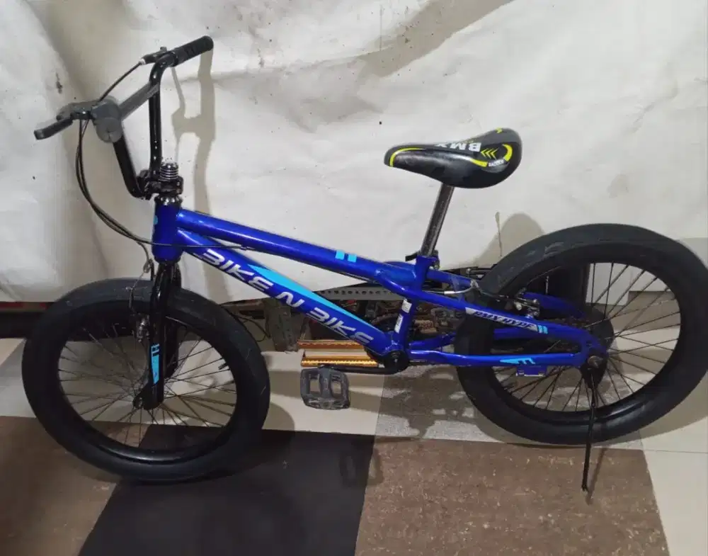 Sepeda BMX ukuran 20 ban jumbo kondisi normal