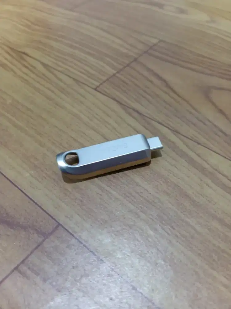 Dijual Flashdrive SanDisk CZ75 Ultra Luxe 128gb (Silver)