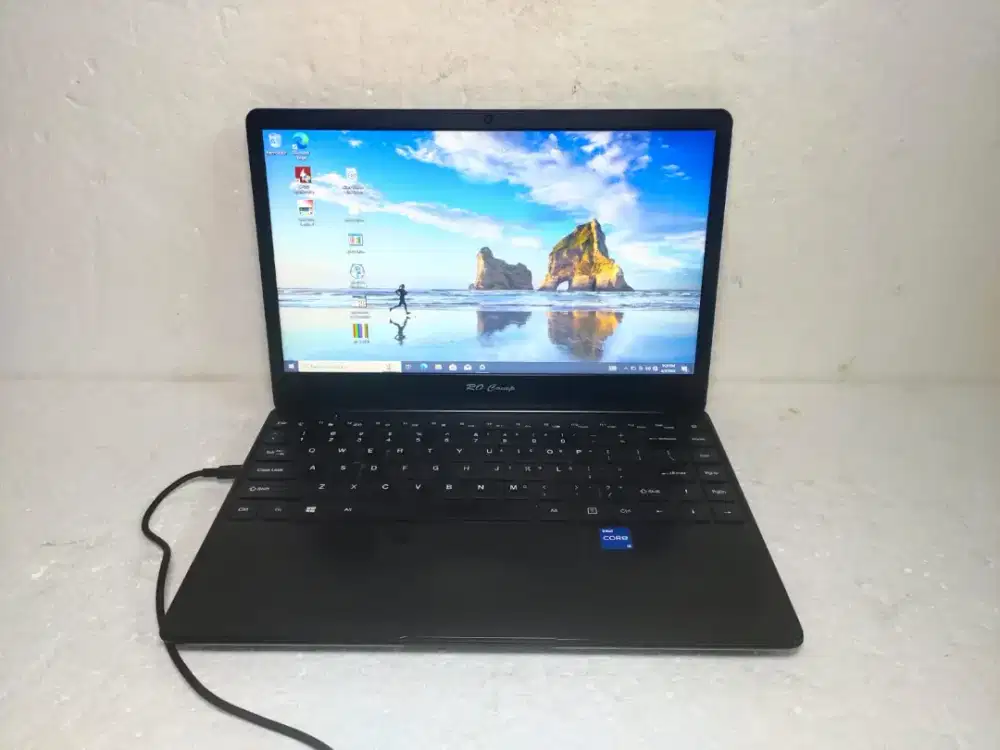 B801 RoComp Max One core i5-8259U Ram 8GB ssd 512GB Vga intel iris