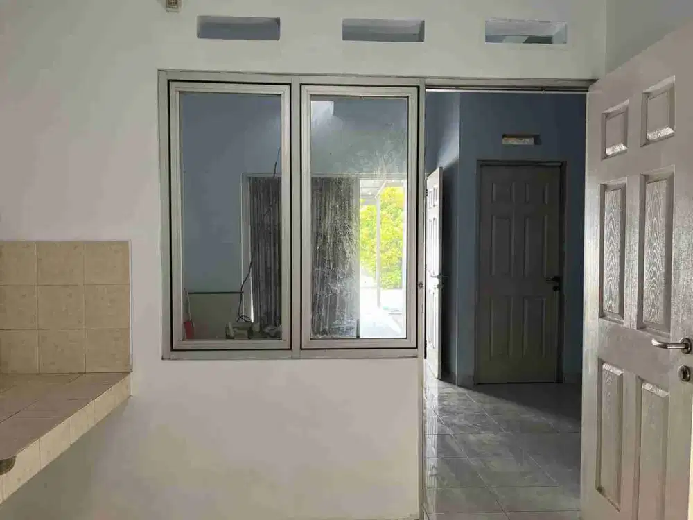Disewakan Rumah Nyaman  di Cluster Harmoni Harapan Indah, Bekasam

Luas Tanah : 90 m²
Luas Bangunan : 45 m²
Kamar Tidur : 2
Kamar Mandi : 1
Listrik : 1.300 watt
Air : Pam
AC
Kipas angin
Exhaust fan
Kanopi

Harga Sewa : Rp30 juta/tahun (nett)
Kuti