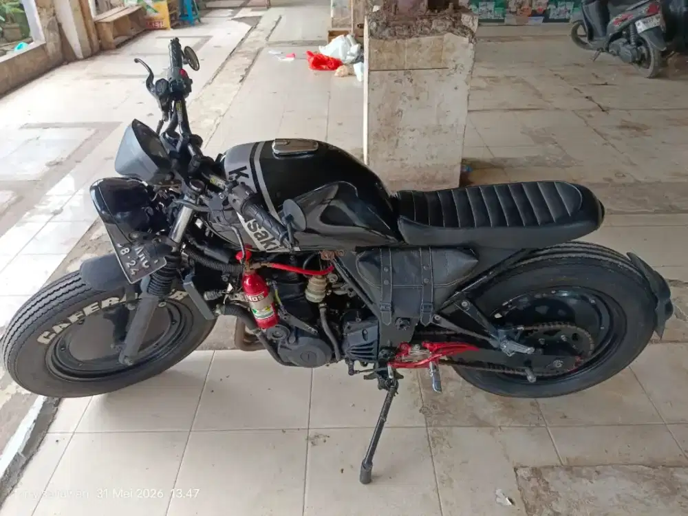 Dijual motor costum caferacer basic ninja karbu 250