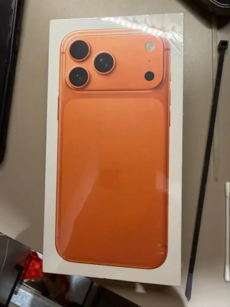 Iphone 17 promax 512 orange