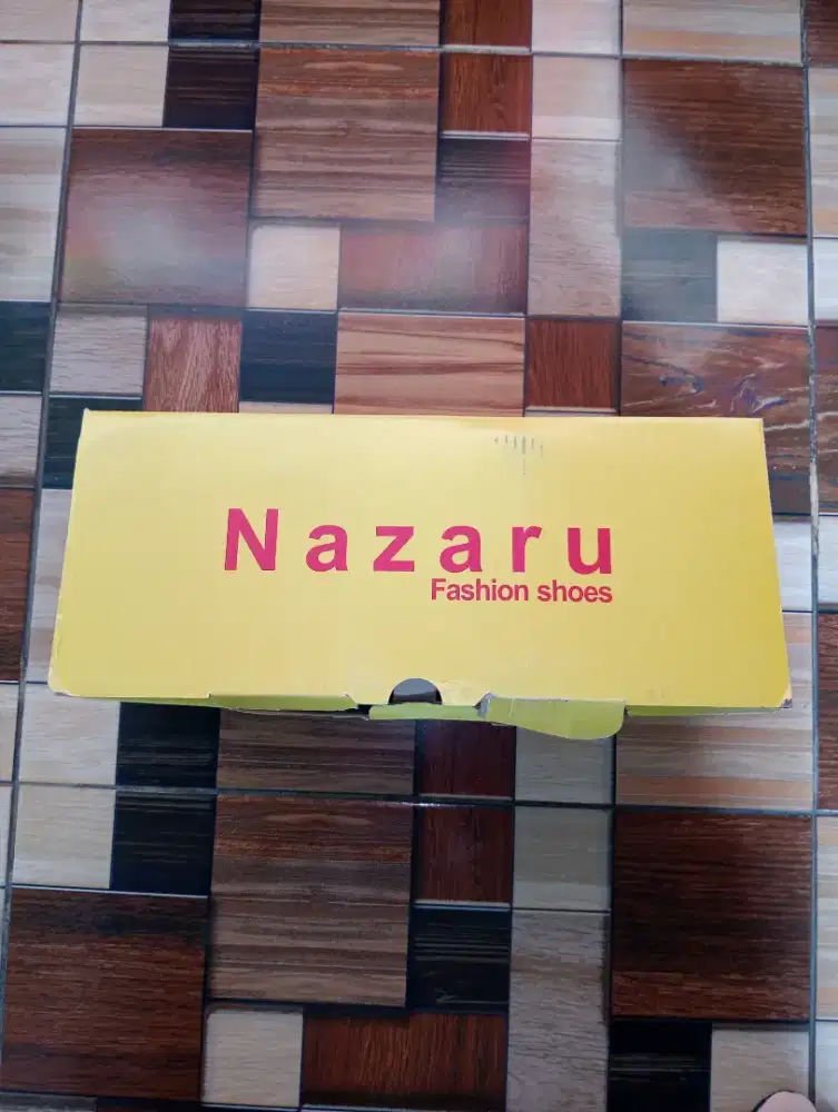 PRELOVED SEPATU WANITA