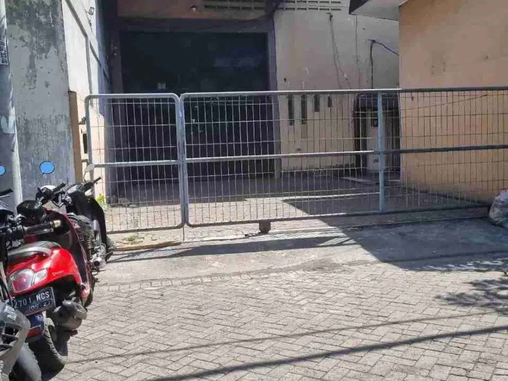 disewakan cepat murah jarang ada hanya satu2nya di kawasan pergudangan Gedangan waru Sidoarjo Luas 1.200m2 murah