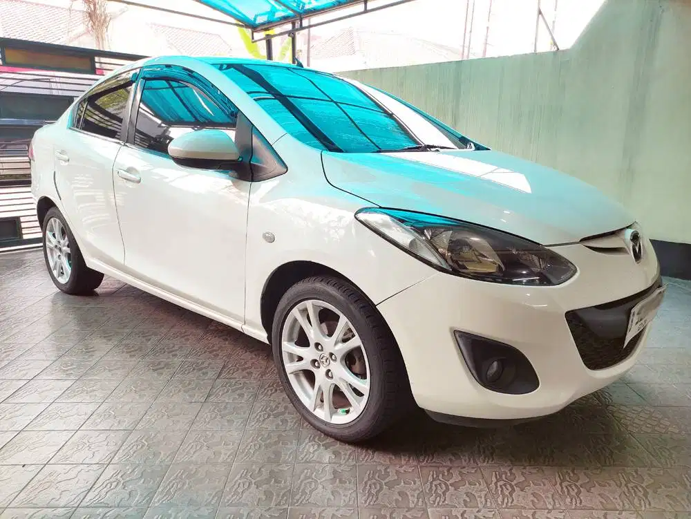 Mazda 2 R Matic Sedan 2011