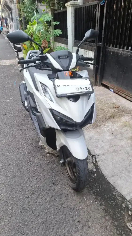 New HONDA VARIO 160 ABS Keyless ISS Th. 2023 Putih Istw Ex. Wanita