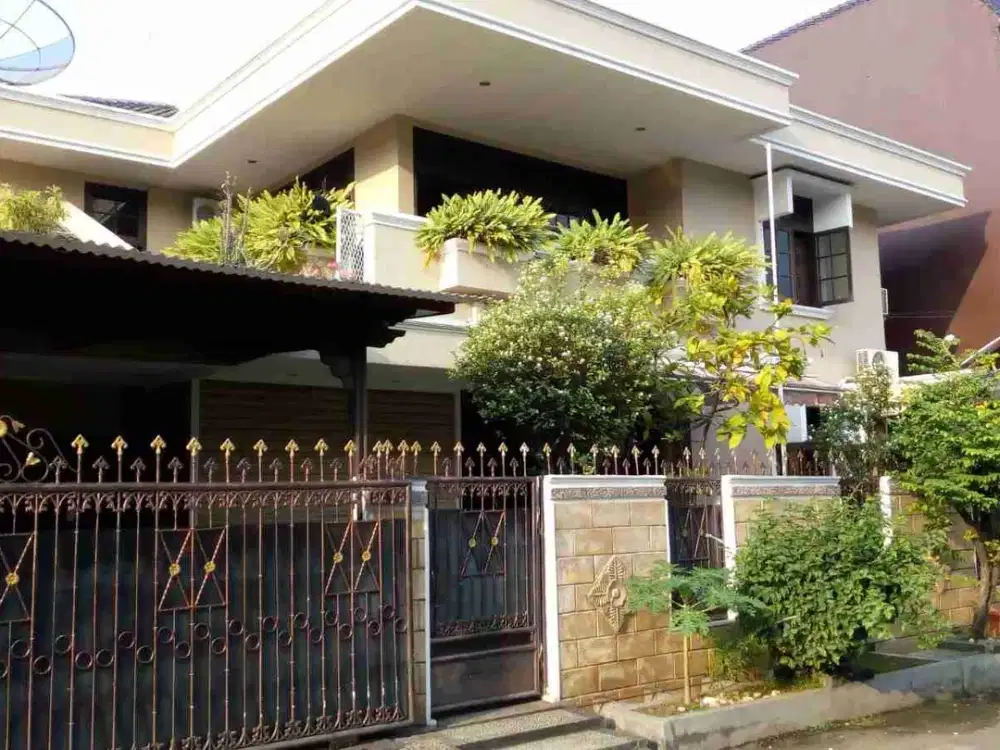 Dijual Rumah FullFurnish 2 lantai seluas 360m2 di kawasan perumahan Kelapa Gading, Jakarta utara