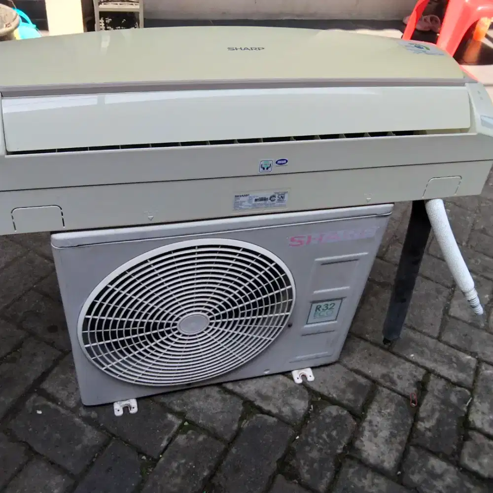 Di jual AC Sharp 1/2 pk no minus