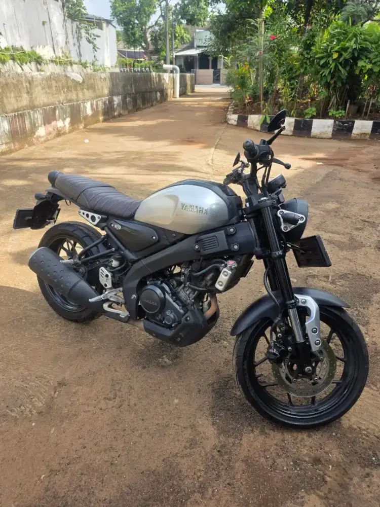 Yamaha XSR 155 Silver thn 2020