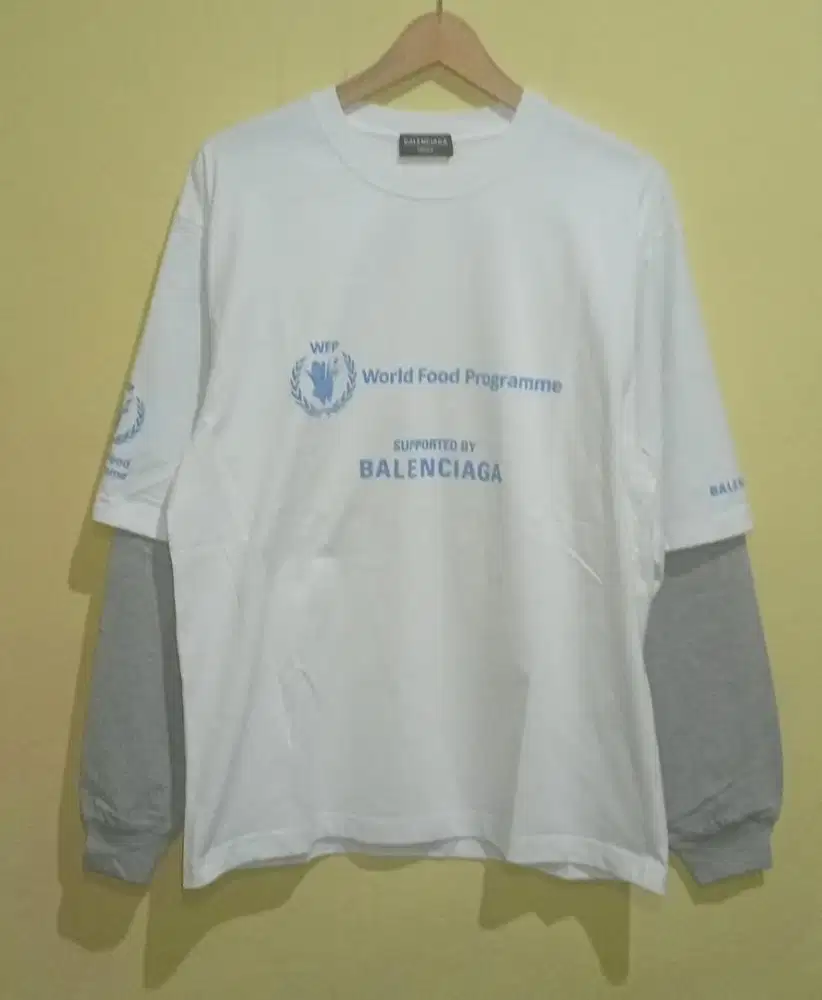 BALENCIAGA x WORLD FOOD PROGRAME DOUBLE SLEEVES TSHIRT