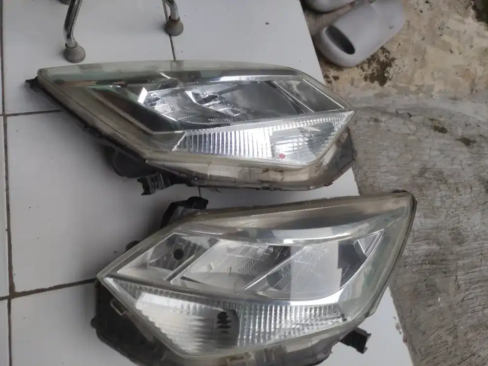 Lampu depan Sigra LED