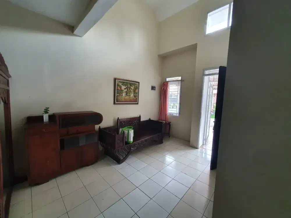 Dijual Rumah Nyaman Lingkungan Asri Siap Huni Lokasi di Kota Baru Parahyangan Tatar Banyaksumba Bandung