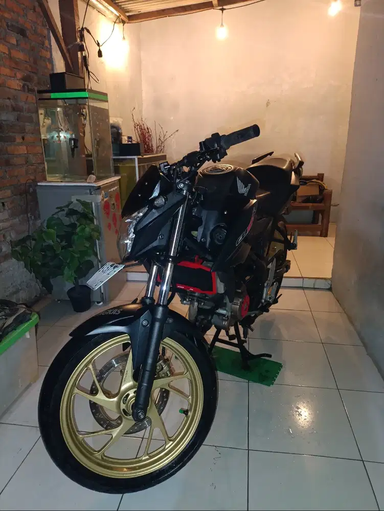 Cb150r km rendah