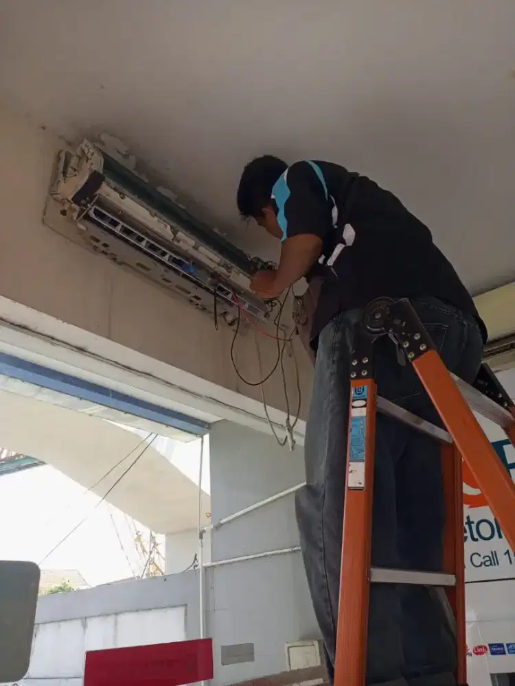 jasa cek ac.kulkas & dispenser Bergaransi