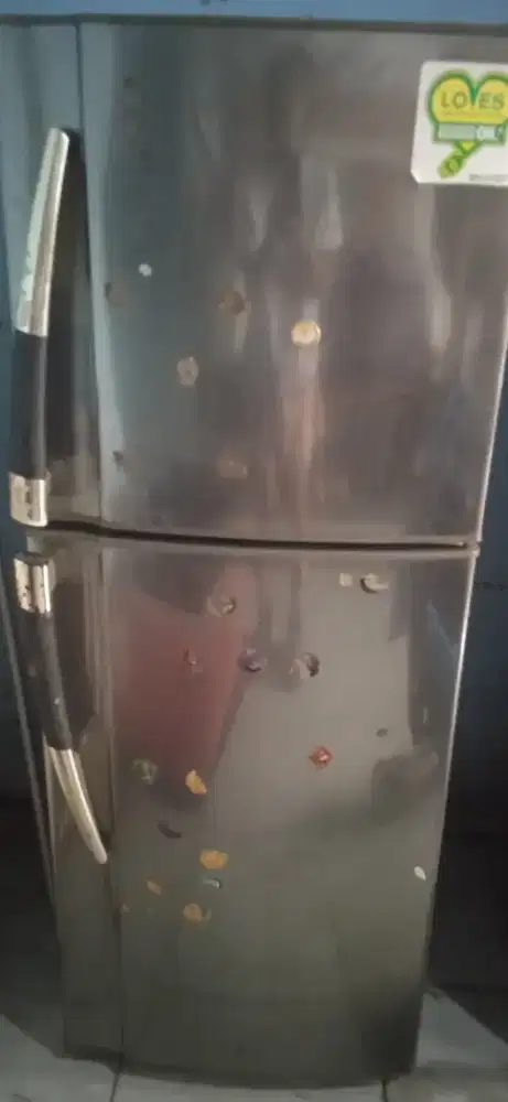 Kulkas 2pintu merek sharp