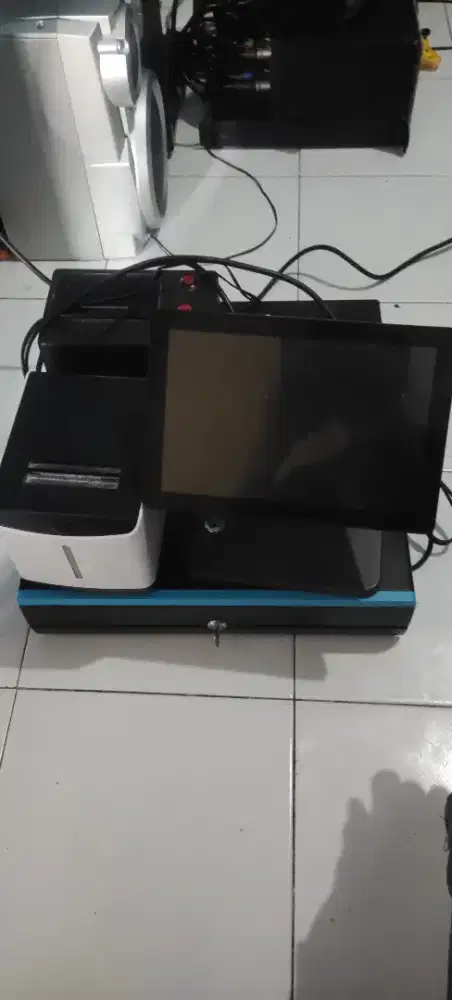 Cari karyawan perempuan bagian kasir
