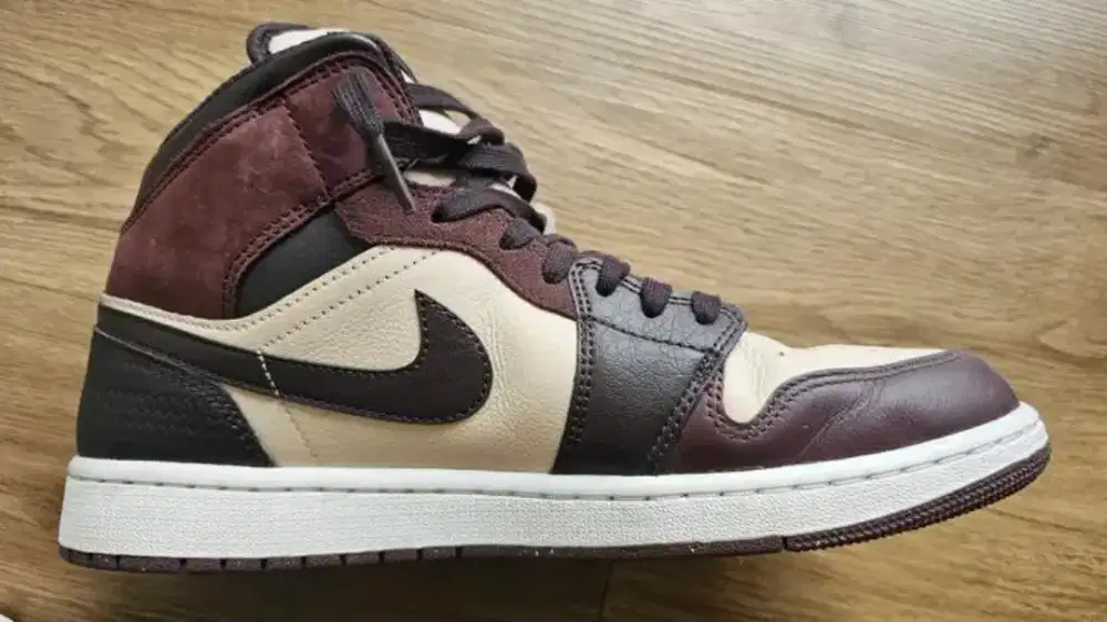 Sepatu Nike Air Jordan MID
