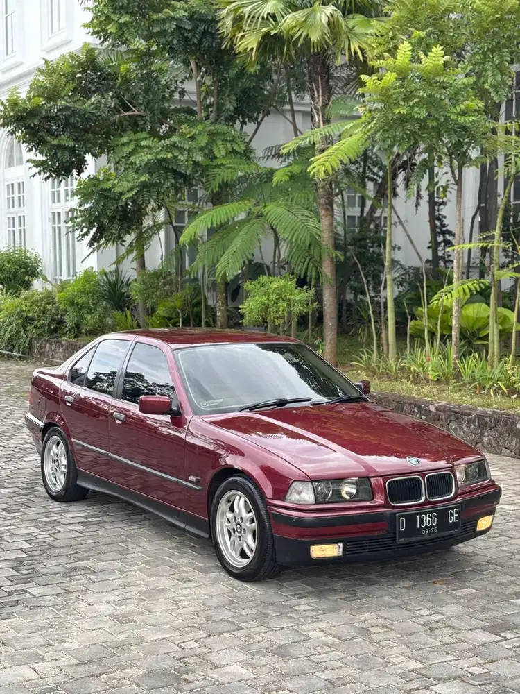 BMW 320i 1995 Bensin