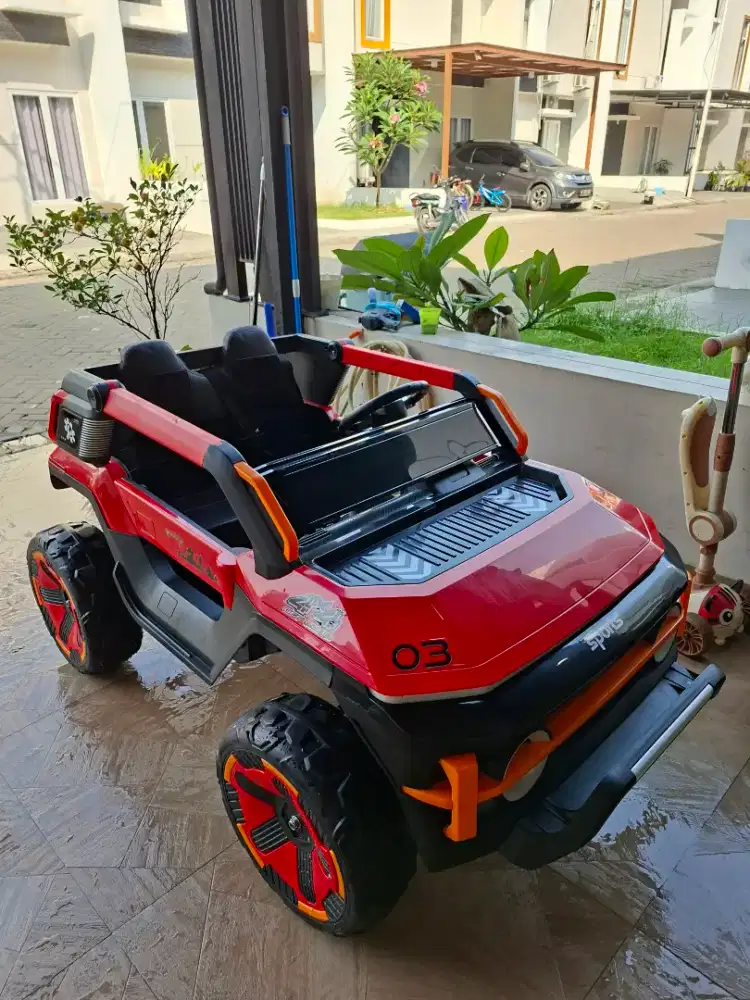 PRELOVED MOBIL AKI JEEP LIKE NEW