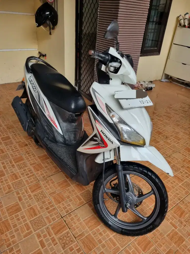Vario 110 putih merah