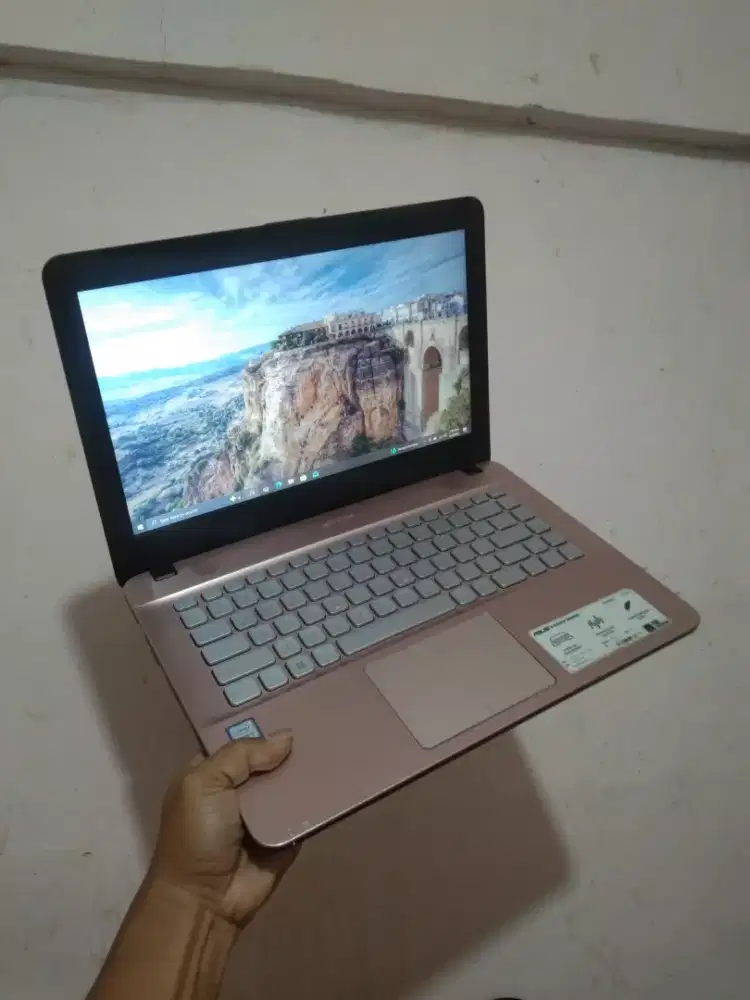 Laptop asus core i3 gen 7 ssd 256gb