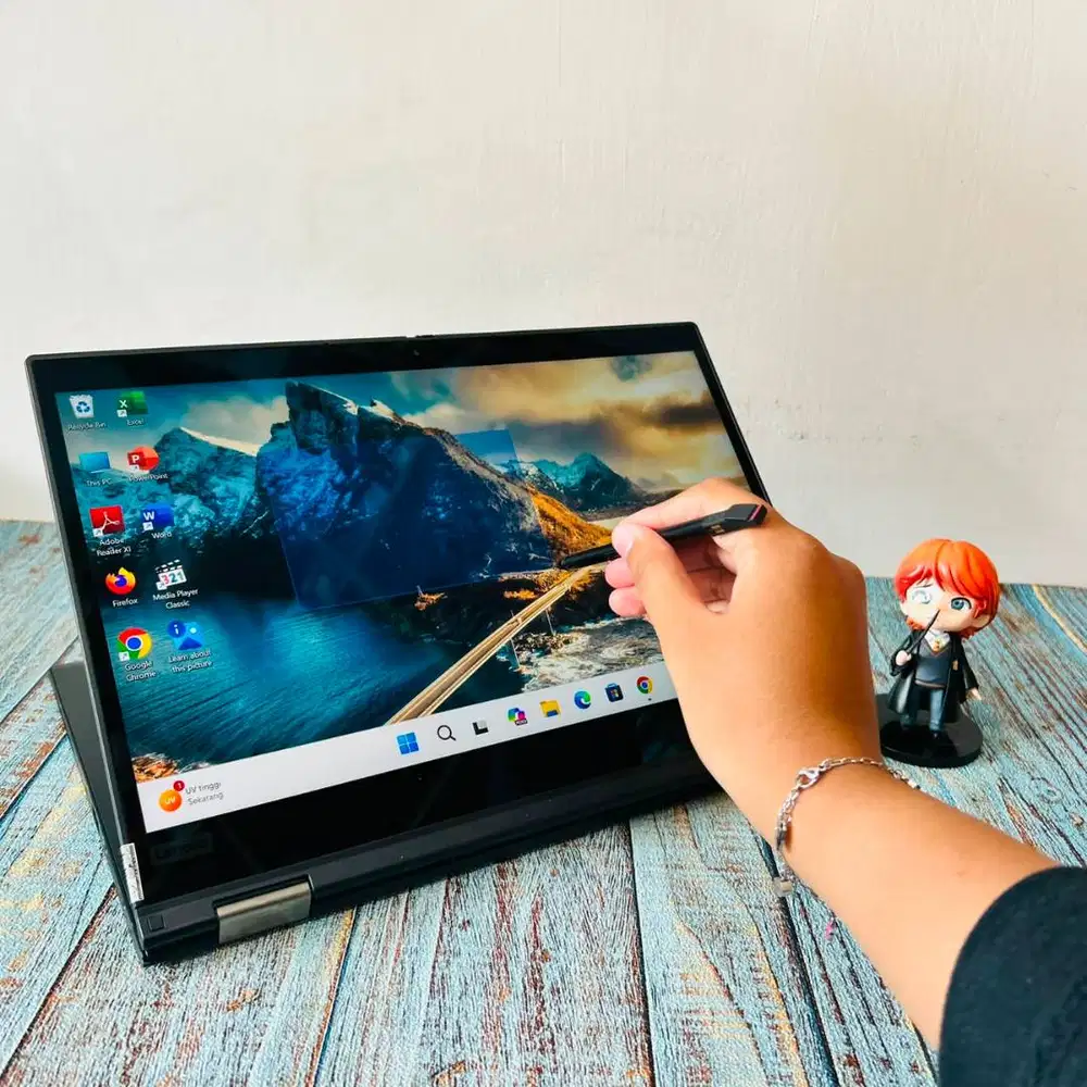 LENOVO THINKPAD X390 YOGA // CORE i5 // TOUCHSCREEN FLIP 360 // BACKLI