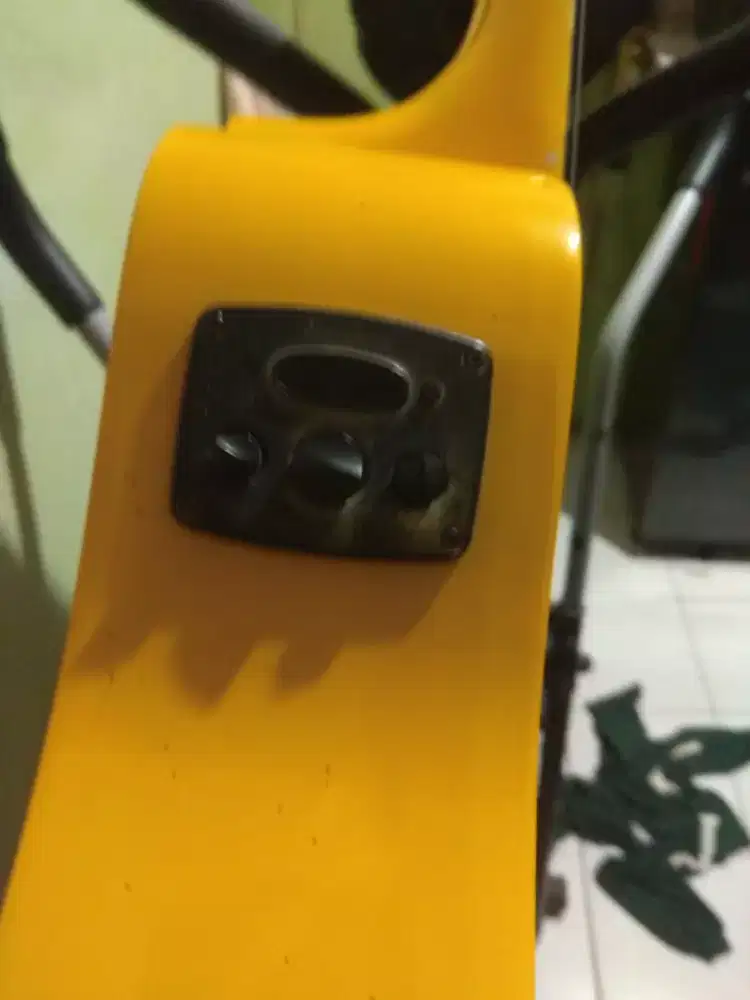 Gitar mini mahalo elektrik