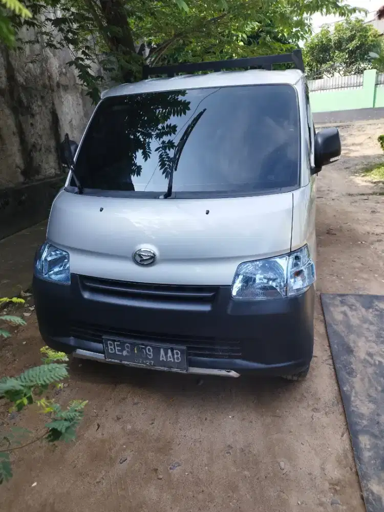 Daihatsu grand max