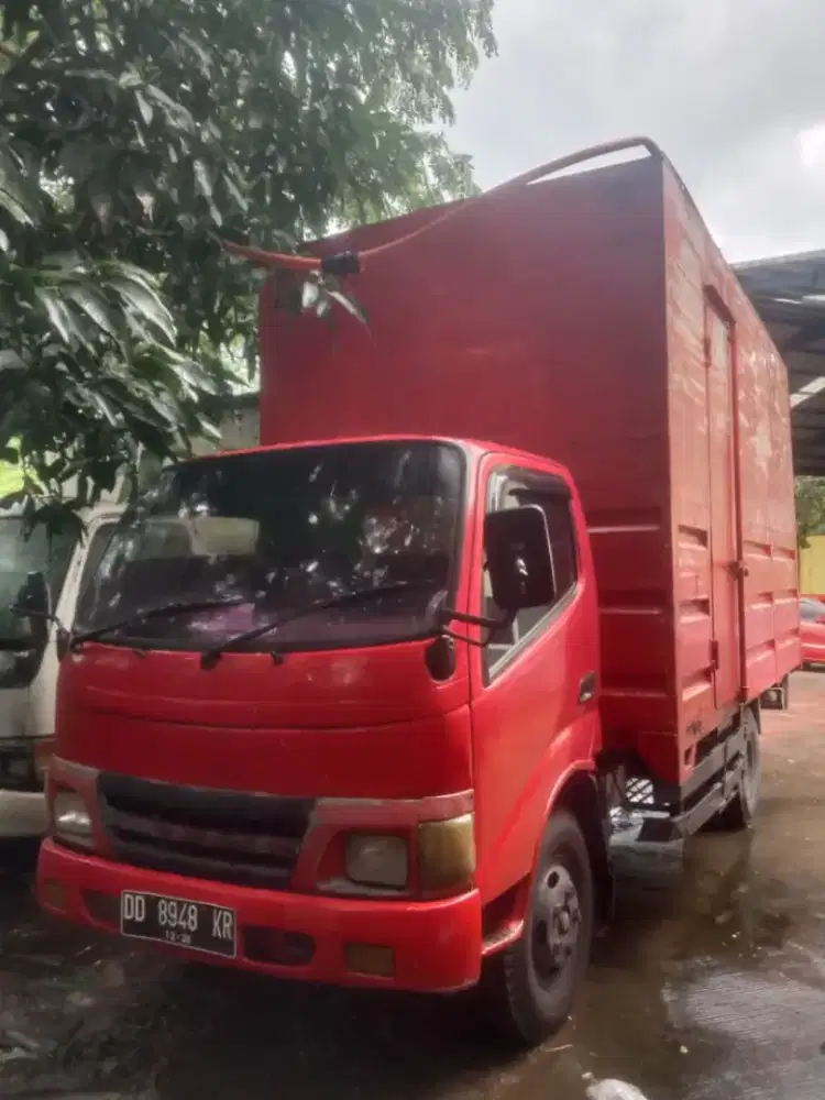 Toyota dyna 110 box 2008