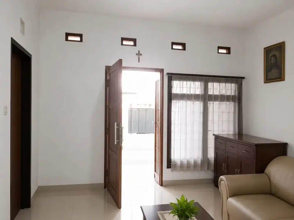 Dijual Rumah Karang Asem