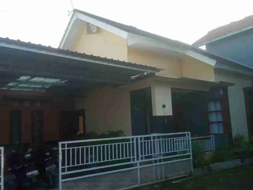 JUAL RUMAH SECOND SIAP HUNI MAGUWOHARJO