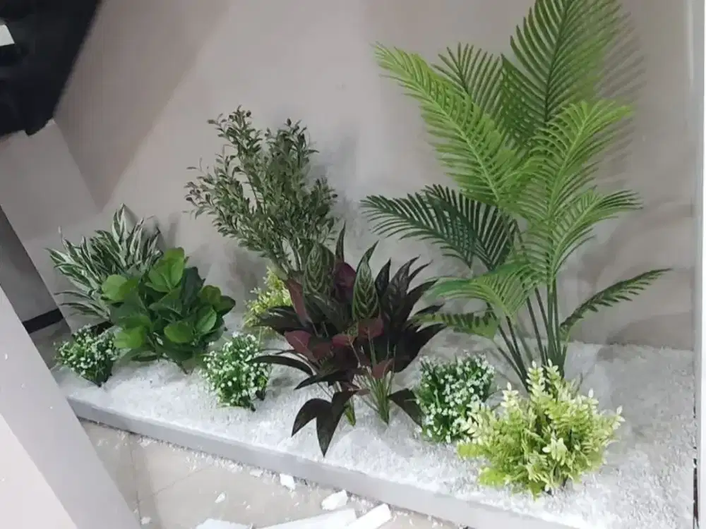 Taman Dekorasi Pohon dan Daun Sinteti