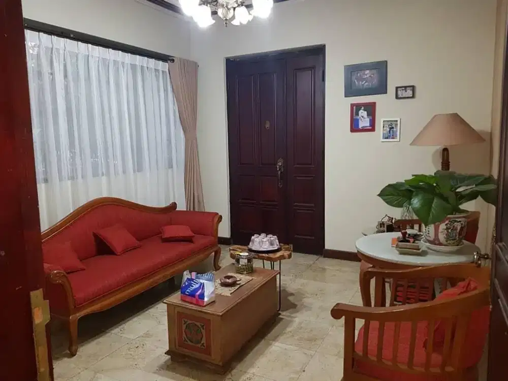 DIJUAL RUMAH 2 LANTAI SAYAP BUAH BATU BANDUNG SEMI FURNISH