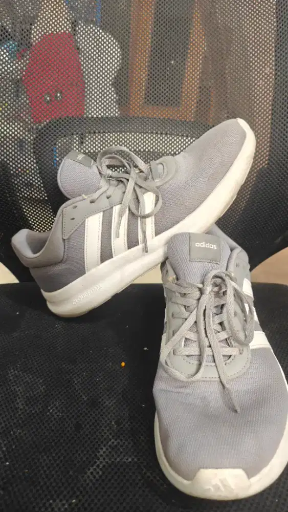 Jual sepatu ujuran 44 lari adidas lite racer grey