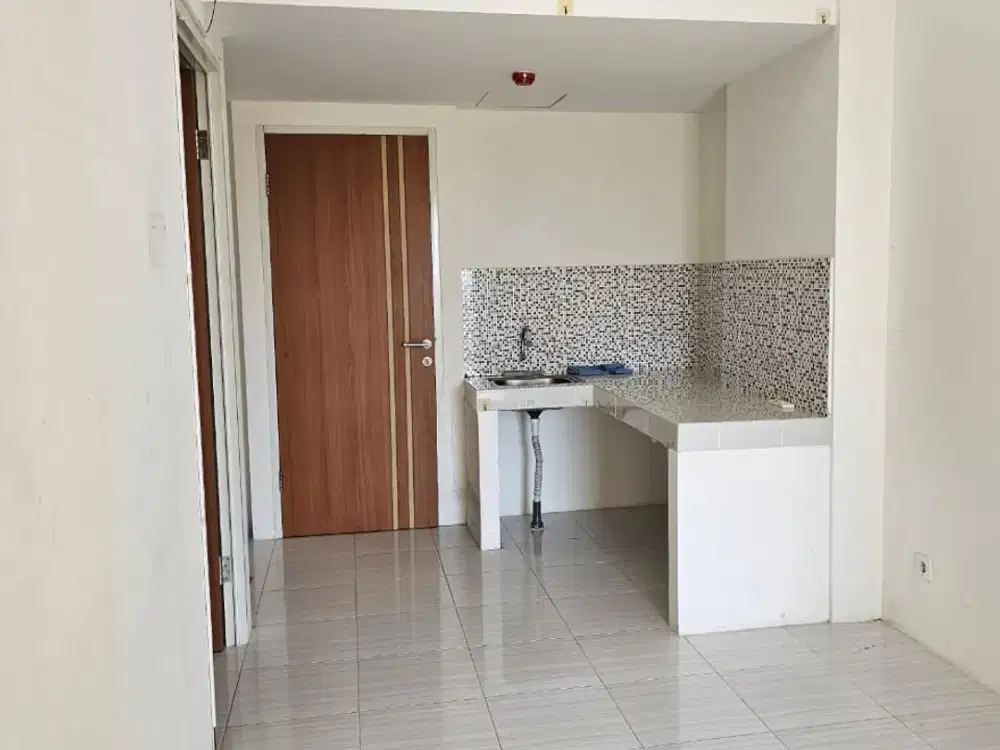 Dijual Apartemen Puncak CBD Wiyung dekat Dian Istana, Graha Famili 2BR Kosongan ada AC 1 dan Lemari