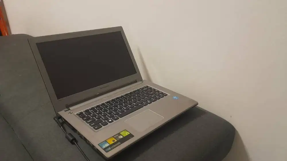 Lenovo Core i3, Vga 2gb, ram 4 gb (bahan teknisi)