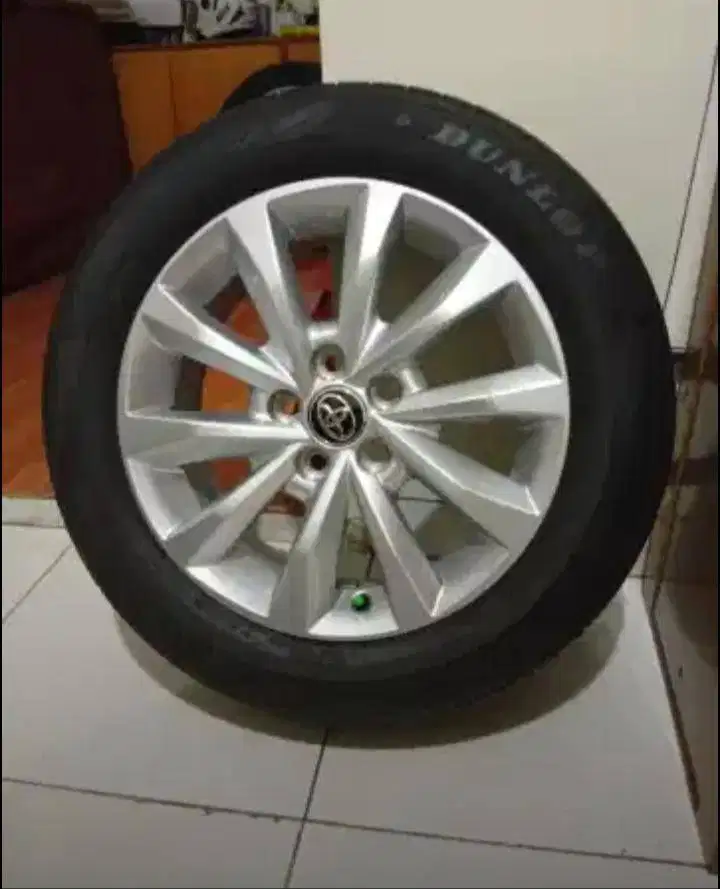 Velg & Ban Original Innova Zenix Ring 17
