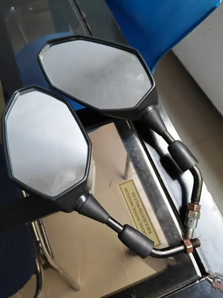 Kaca spion ADV 150 ORI satu set