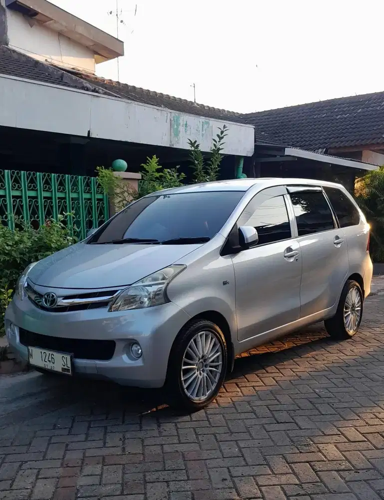 TOYOTA AVANZA 2012
